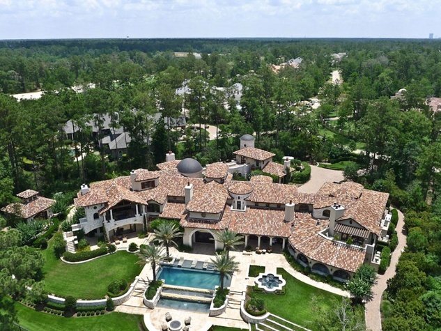 Joel Osteen's megachurch received a $4.4 million PPP loan - Bent Corner